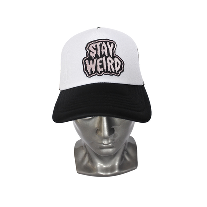 Casquette Trucker "STAY WEIRD" (Noir & Blanc)